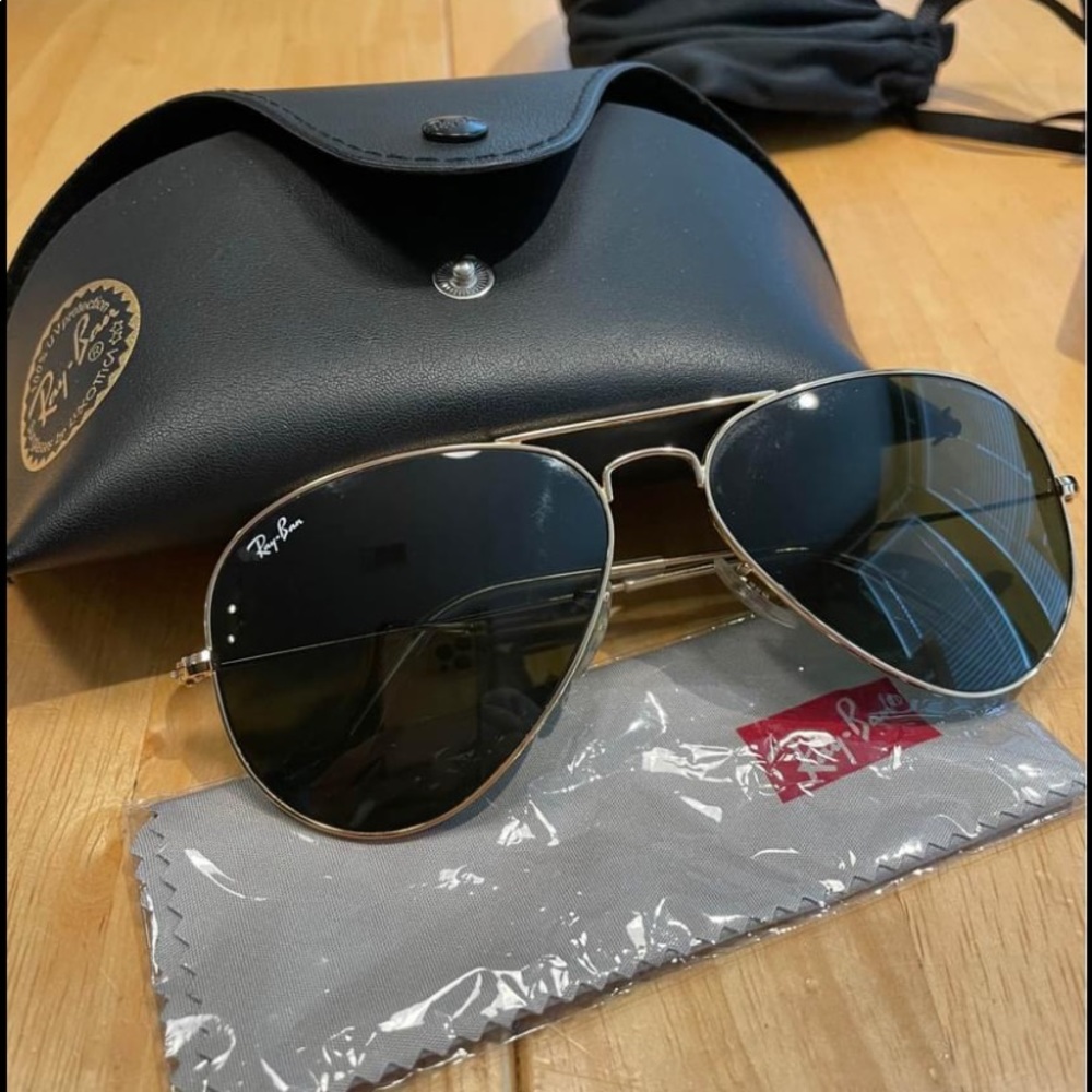 Auth. Rayban avaiator sunglasses